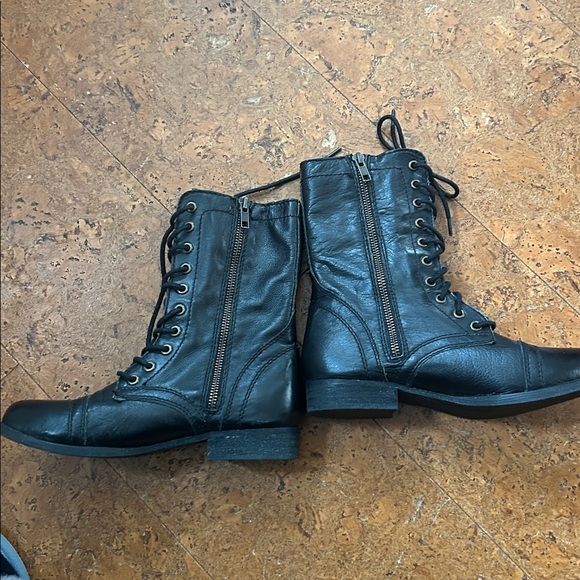 Leather combat boots w/ interior pockets - Picture 8 of 10